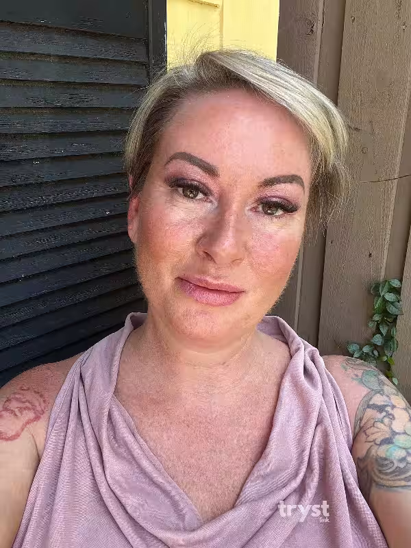 companion Kelly French in Savannah, GA